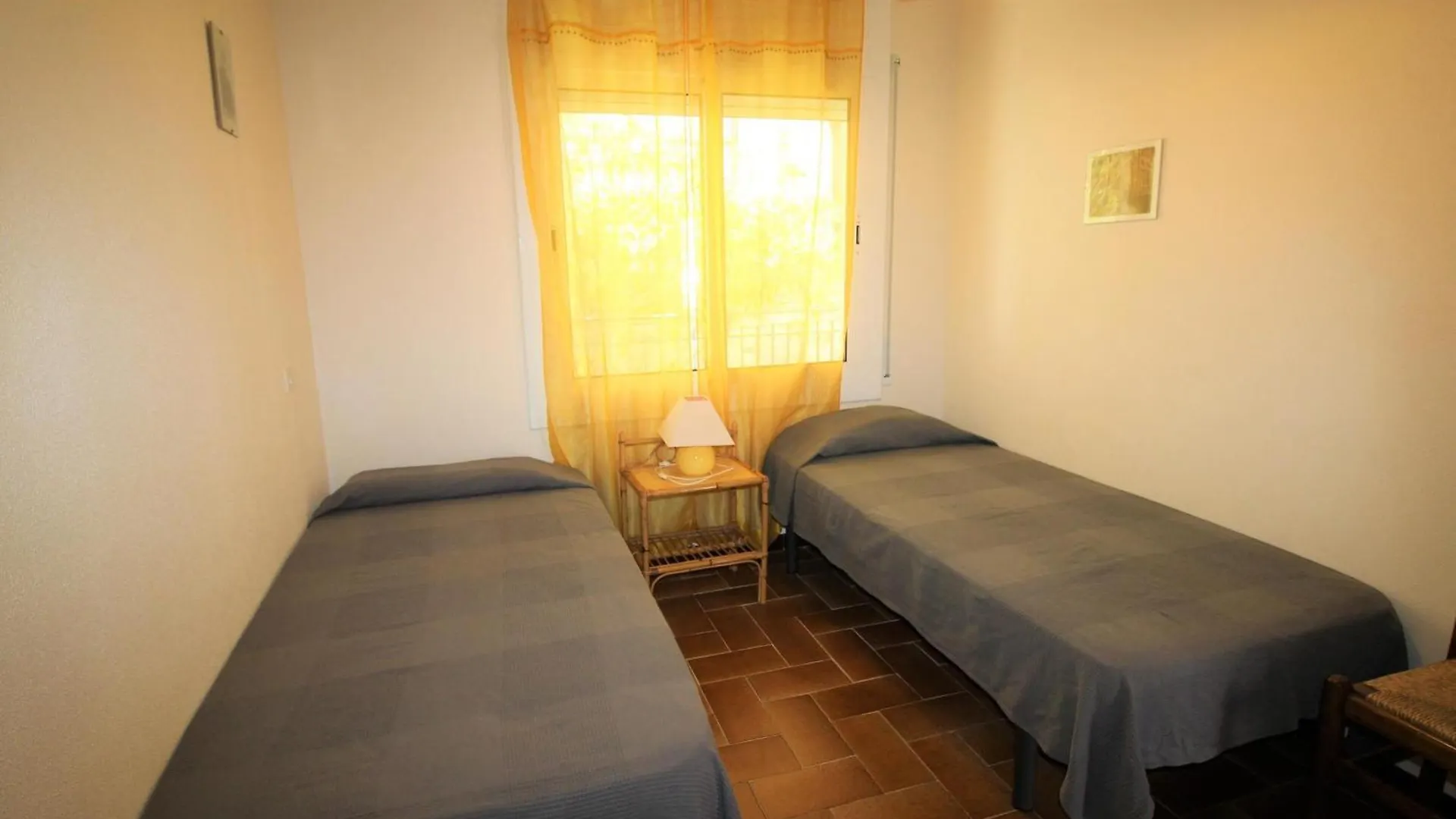 More I 1 Drta - Apartamento Con Vistas Al Mar, Barrio Tranquilo Con Jardin. - Es-228-54 Llança Apartament
