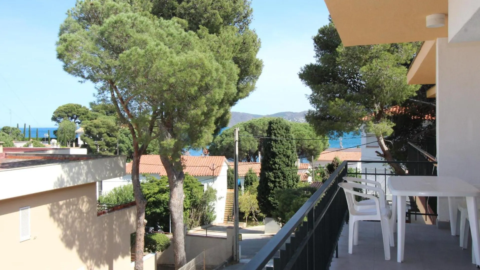 More I 1 Drta - Apartamento Con Vistas Al Mar, Barrio Tranquilo Con Jardin. - Es-228-54 Llanca Spain